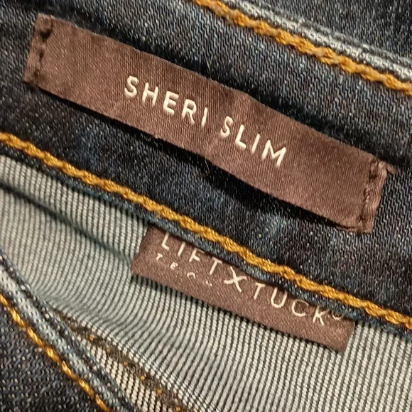 NYDJ Sherry slim size for dark wash - Picture 7 of 12